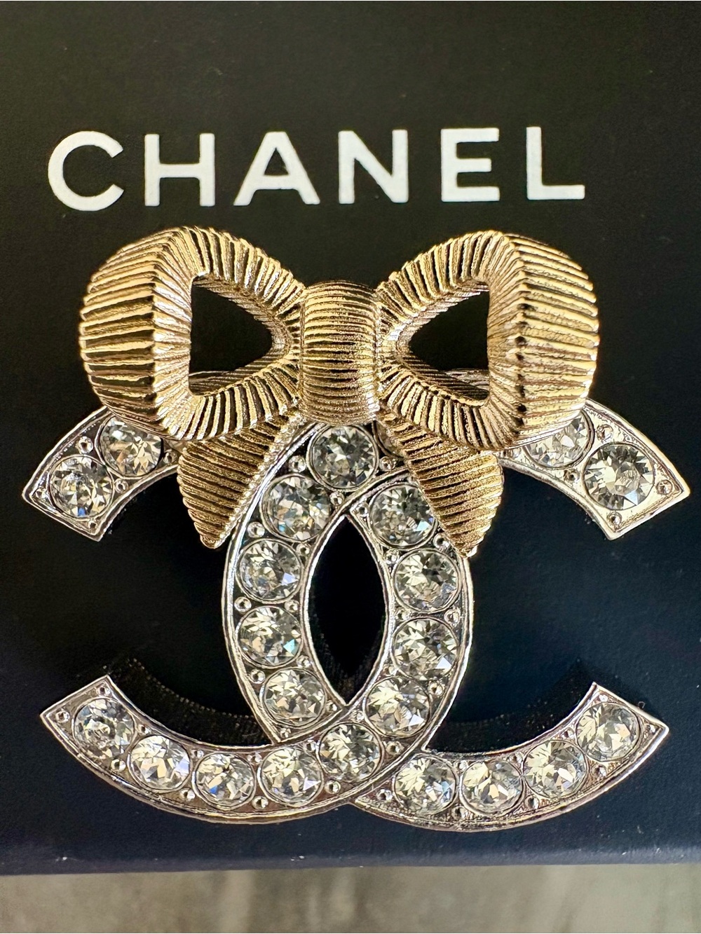 100% Authentic RARE CHANEL Gold Tone Crystal CC Logo Brooch Gold Bow Box Dust B